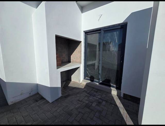 3 BEDROOM HOUSE FOR SALE IN SHELLEY POINT